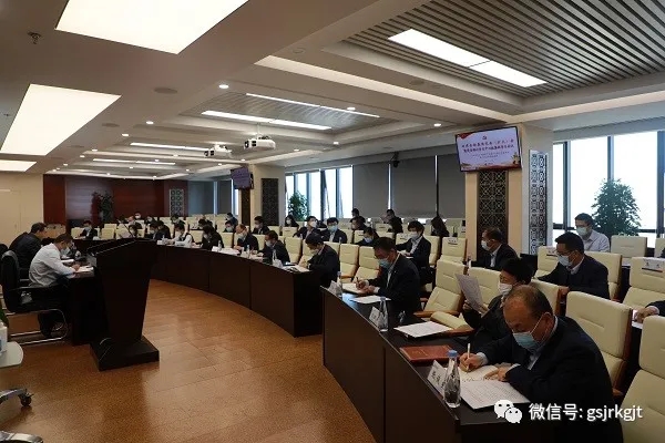 深学细悟强本领 埋头苦干促发展 买大小球网页版-买大小球（中国）-买大小球（中国）
掀起学习贯彻党的十九届六中全会精神热潮